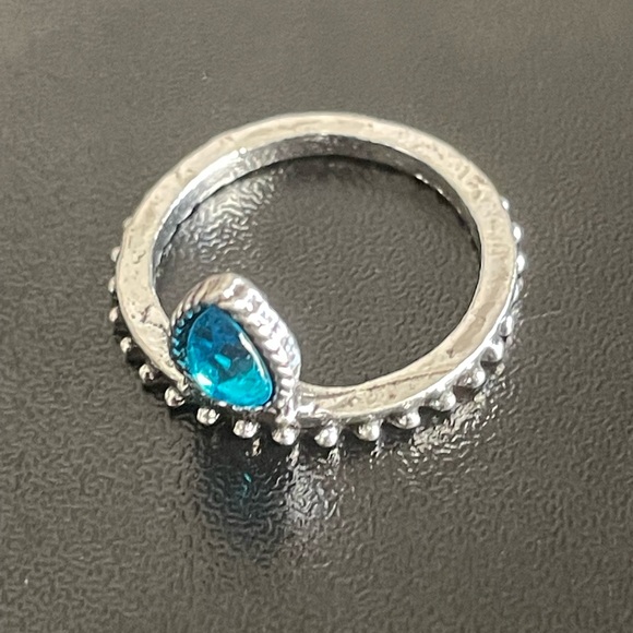 Teal crystal woman ring size 4 - Picture 8 of 8